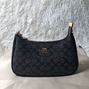 COACH Teri Shoulder Bag In Signature Canvas